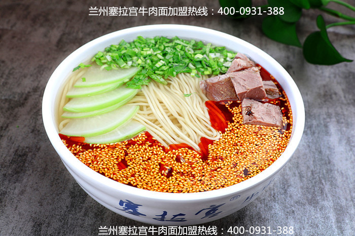 正宗的蘭州塞拉宮牛肉面有多好吃，看看制作工藝就明白了！